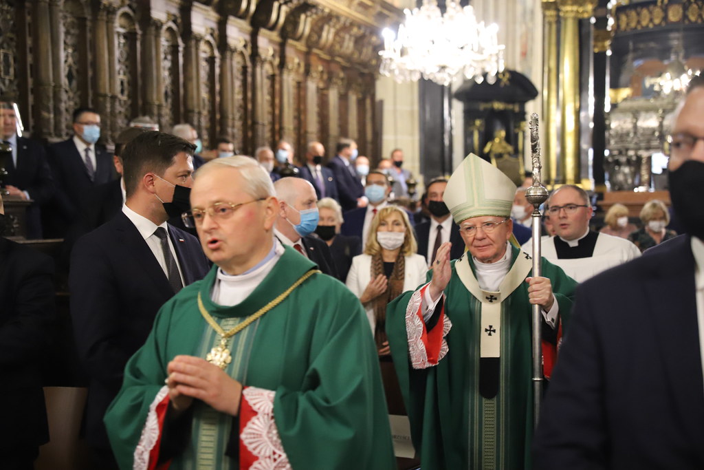 Msza św. Za Dusze ś.p. Pary Prezydenckiej I Wszystkich Ofiar Katastrofy ...